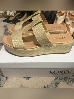 NIB XOXO Metallic Gold Crisscross Platform Mules